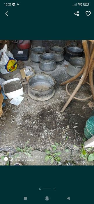 Менци, дървени лопати, дървени вили, шевна машина, роначка за царевица