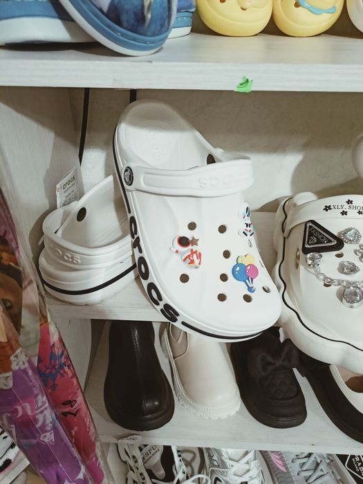 Продам тапочки кроксы