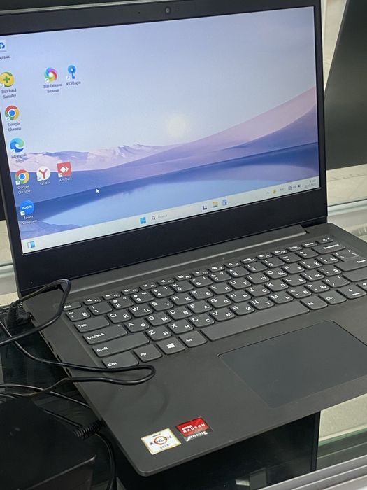 мощный ноутбук Lenovo/AMD Athlon Gold 3150/SSD/Full HD