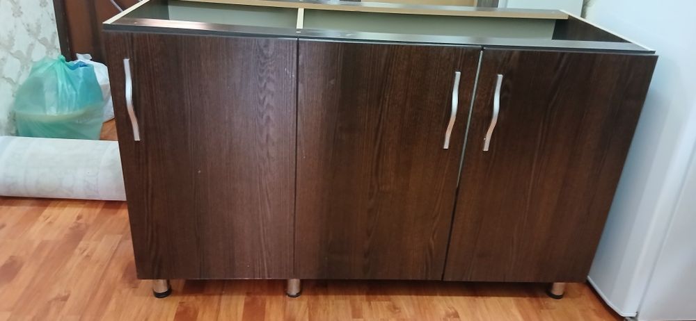 Kuxiniy komplekt holati zor