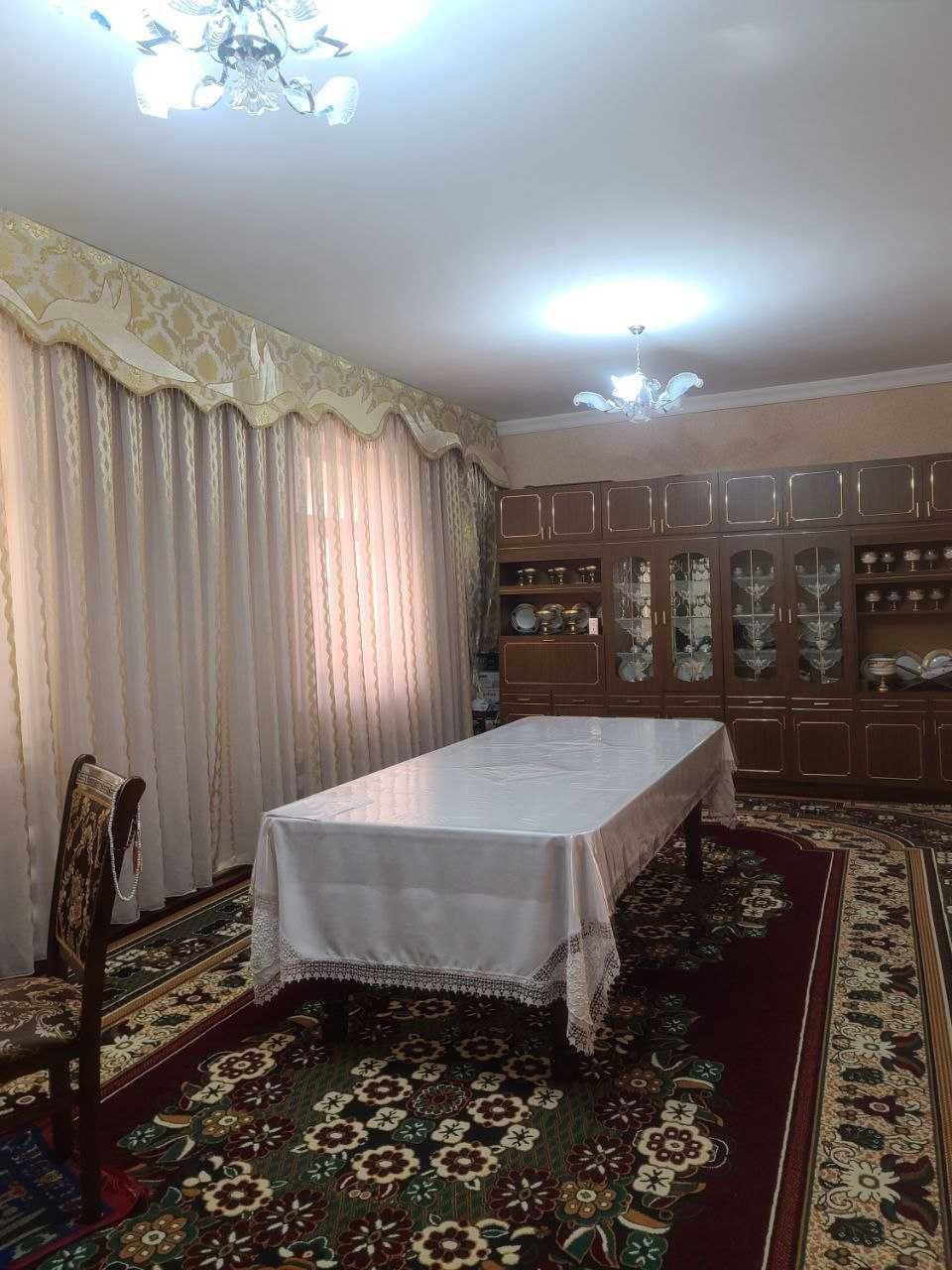 Продаю 7 комнатный дом 4.5 сот земли на Юнусобаде