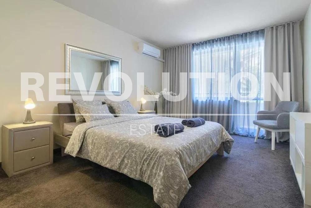 Дава се под наем Тристаен апартамент в Варна, Гръцка махала - 93 кв.м за 1050 € - Снимка #5