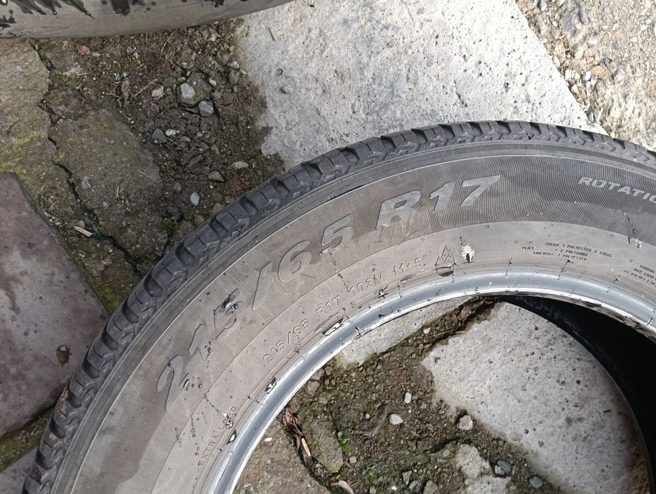 Vand 2 anvelope Pirelli 215 65 R17 All seazon