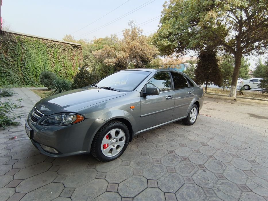 Jentra 2015 
240.000 yurgan halol moshin xolati alo
Narxi 9000$ keliwa