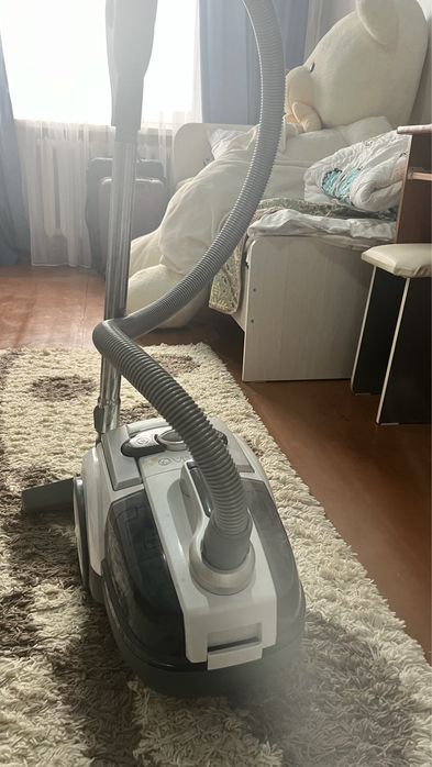 Пылесос дешево продам срочно