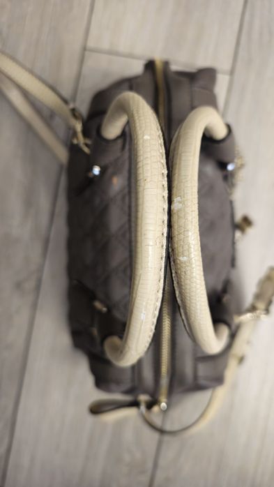 Geanta de umar guess în conditii bune..