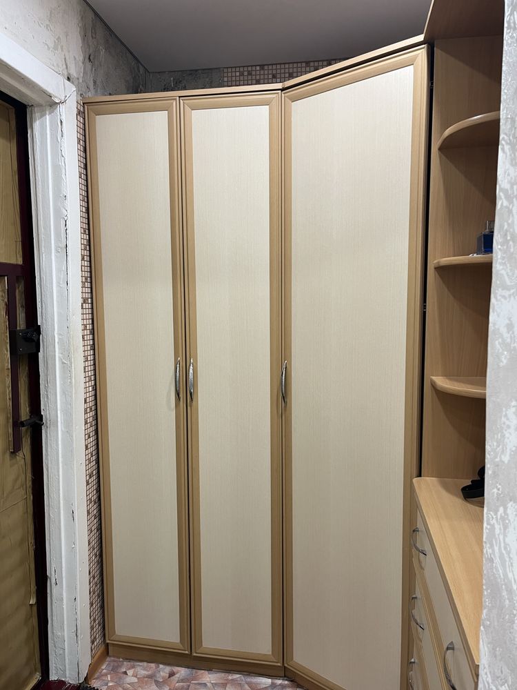 Продам шкаф прихожую