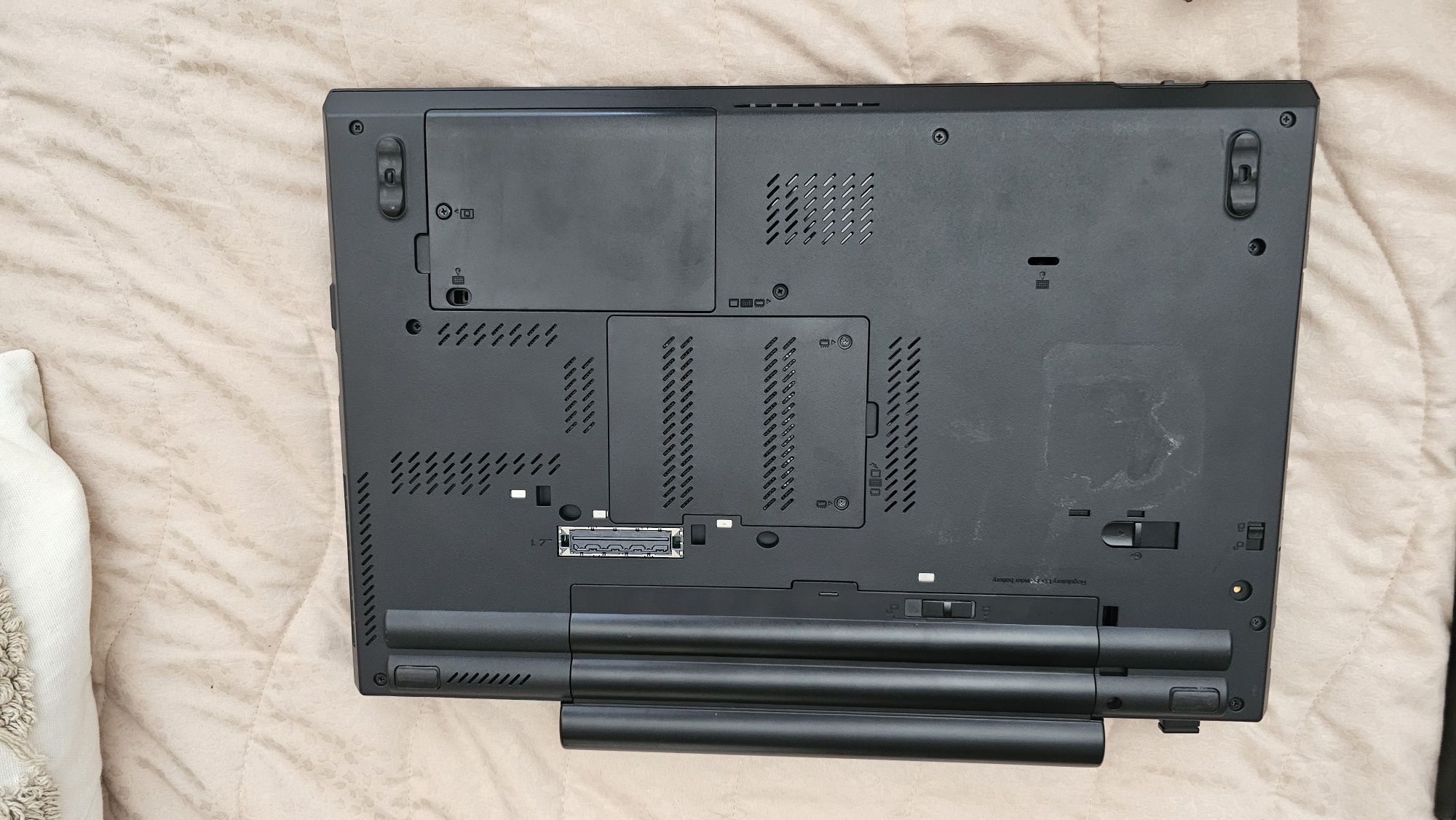 Лаптоп Lenovo T530i SSD 1TB i5 8GB RAM + LT1423p Монитор + Екстри