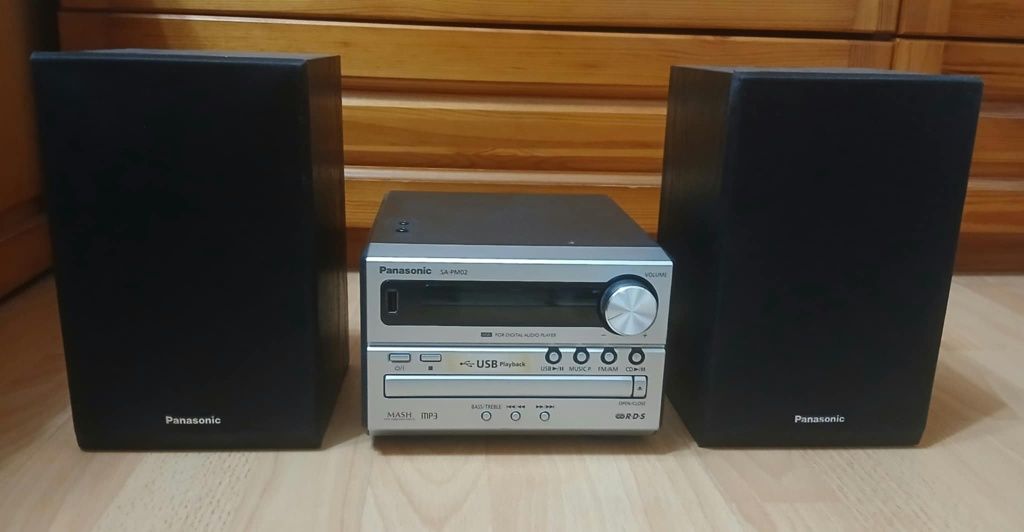 Аудио уредба Panasonic USB CD FM Aux с тонколони