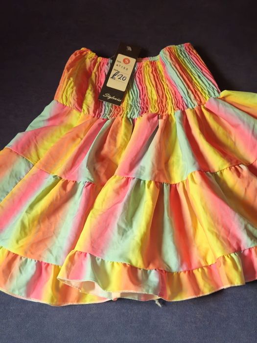 Fusta de fetite cu eticheta