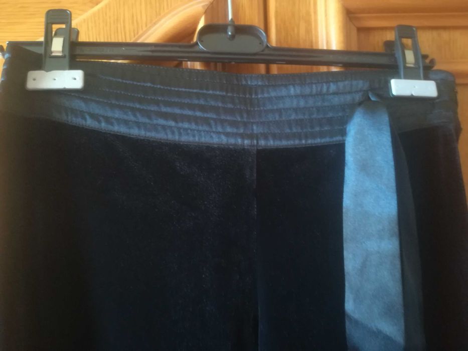 Pantaloni eleganti, by AGNES TOMA, 3/4, catifea de calitate, negri