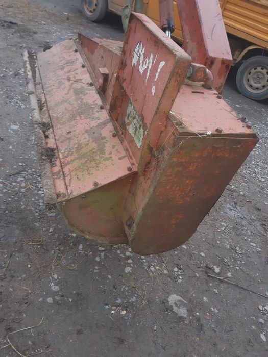 Vând, schimb tocător de resturi vegetale braț de 8m