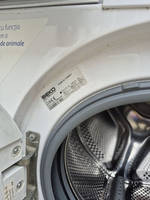 Mașină de spălat rufe BEKO cuvă defectă