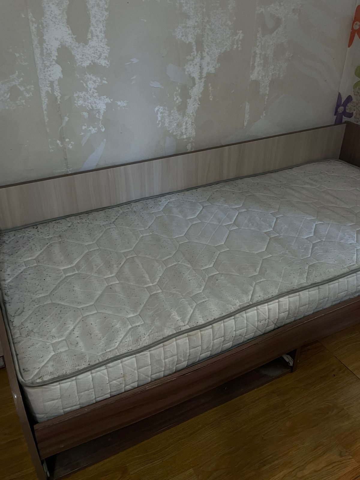 Диваны, кровать, шкаф