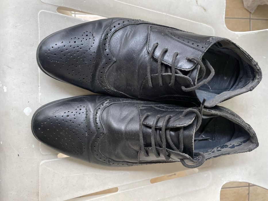 Старая мужская обувь