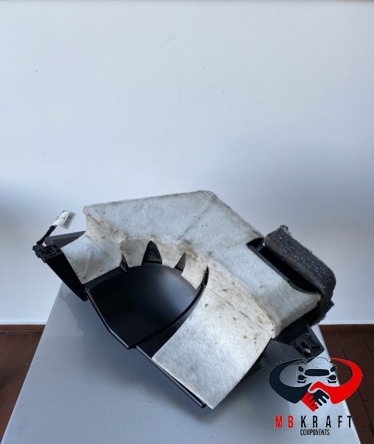 Subwoofer Harman/Kardon A2118202902 A 211 820 29 02 Mercedes-Benz E-C