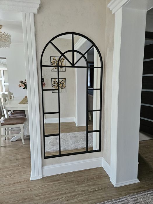 Oglindă tip fereastră