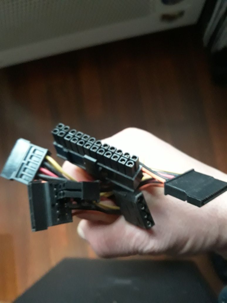 Vând sursă PC, 500W