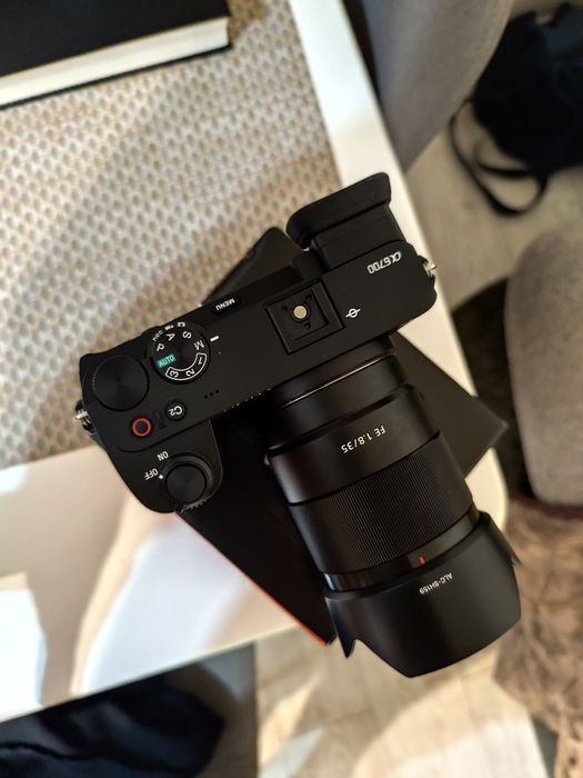 Sony A6700 Body + Obiectiv 35mm f1.8 + DJI Ronin S3 Mini – Pachet comp