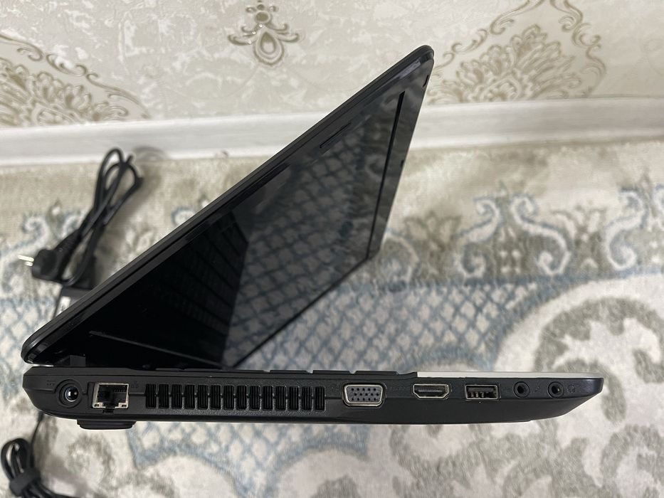 Продам ноутбук Acer Aspire E1-571G