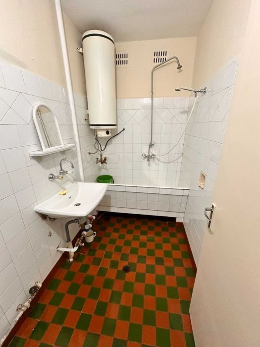 Под наем Апартамент 4 стаен  Дългосрочно