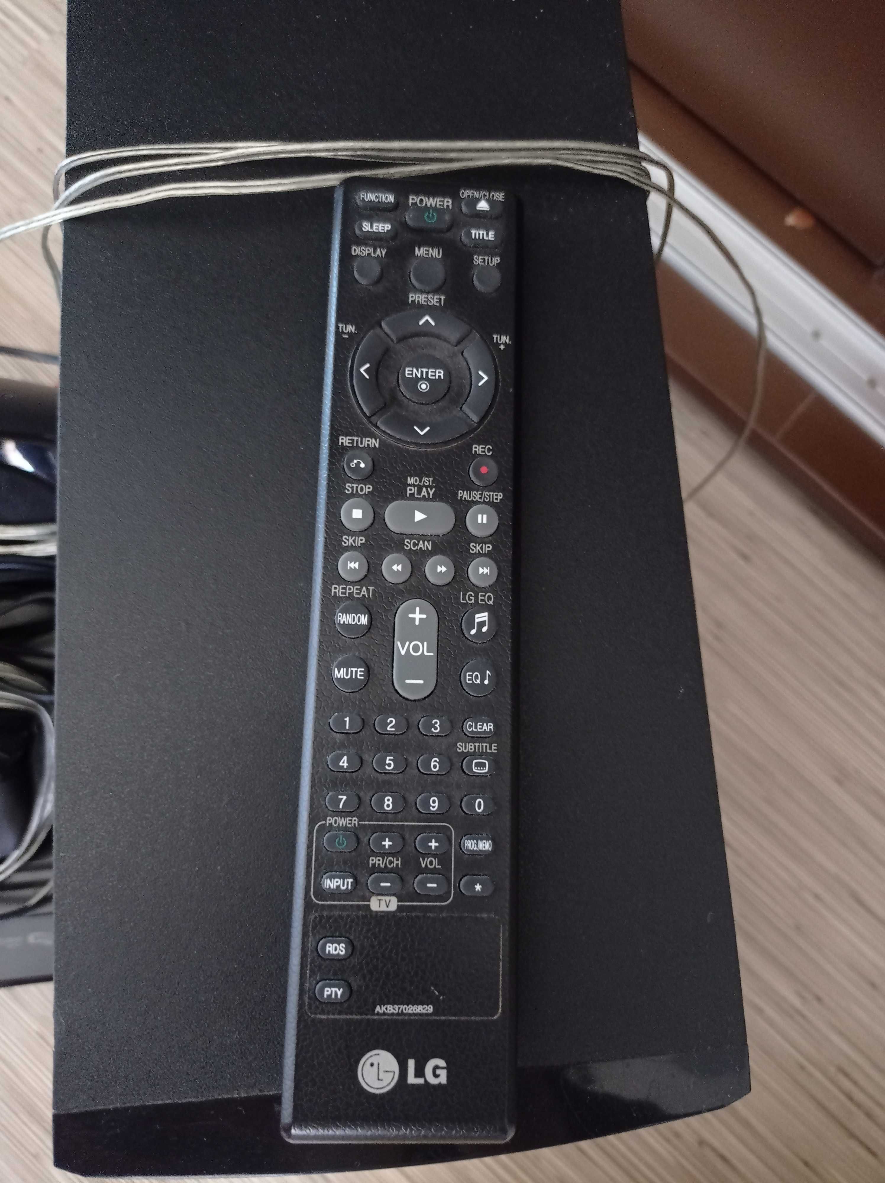 Sistem Home Cinema cu DVD player 5.1 cu telecomanda LG