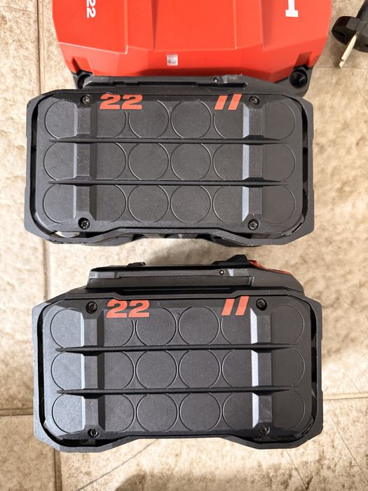 acumulator HILTI 12 Ah Nuron incarcator HILTI C8