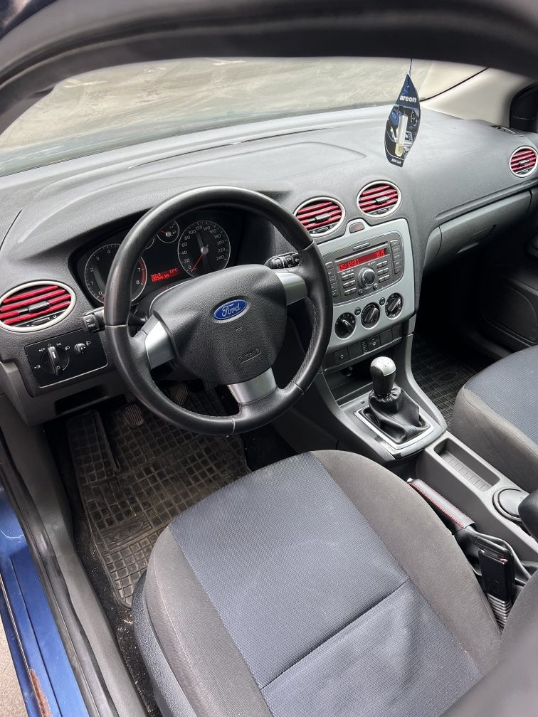 Ford Focus 1.6 benzină