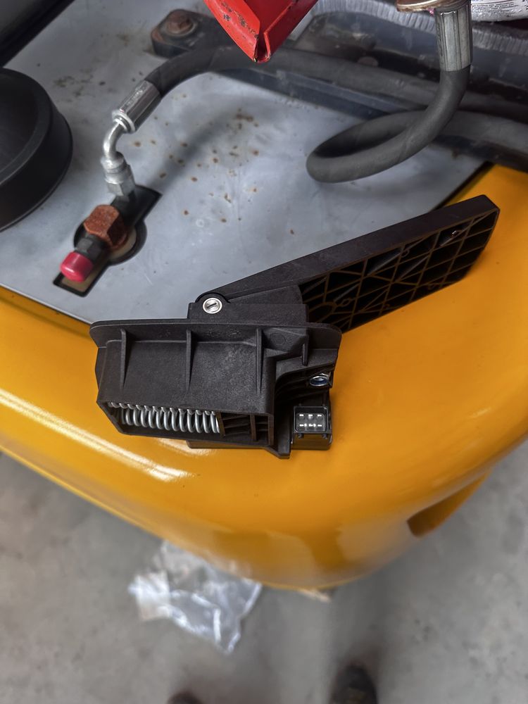 Pedala acceleratie+frana electrostivuitor/stivuitor jungheinrich