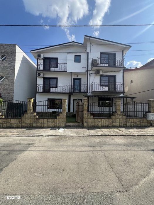 Eforie Nord | Pensiune 10 Camere + Apartament | 50M De Plaja