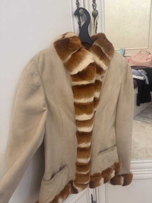 Продам дубленку пиджак натуралка, опушка шиншила Оригинал!