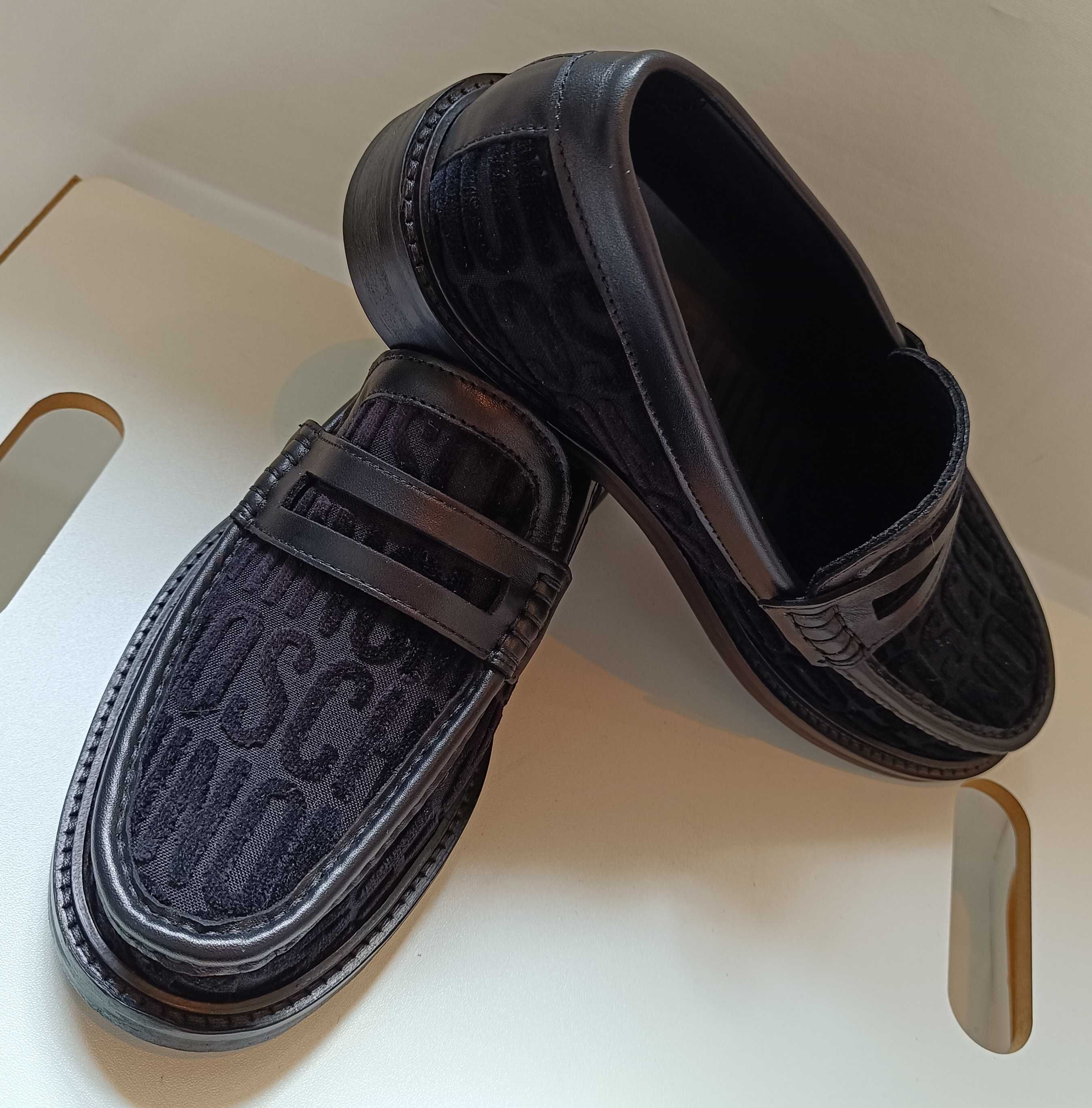 Pantofi loafer de lux 41 lucrati manual MOSCHINO piele naturala moale