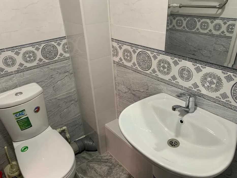 метро ХАМЗА Чиланзар - 1 кв-л 1/3/5 балкон 1.5х6