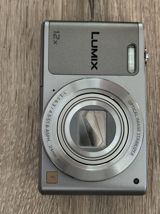 Panasonic Lumix SZ10, 12x Zoom, 16MP CCD
