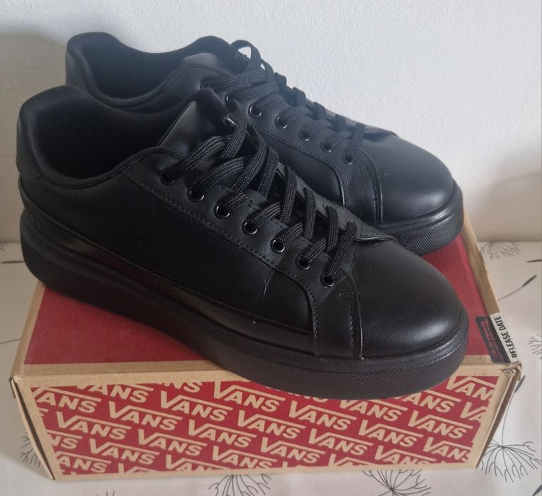 Vand pantofi ZARA 42