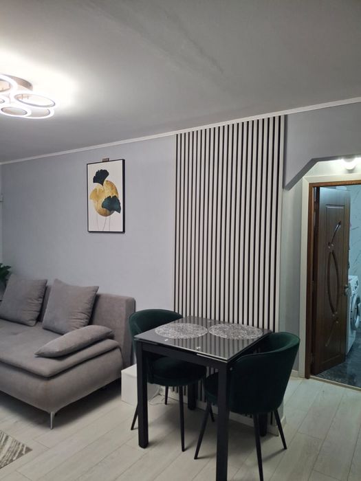 Inchiriez apartament strada Tineretului