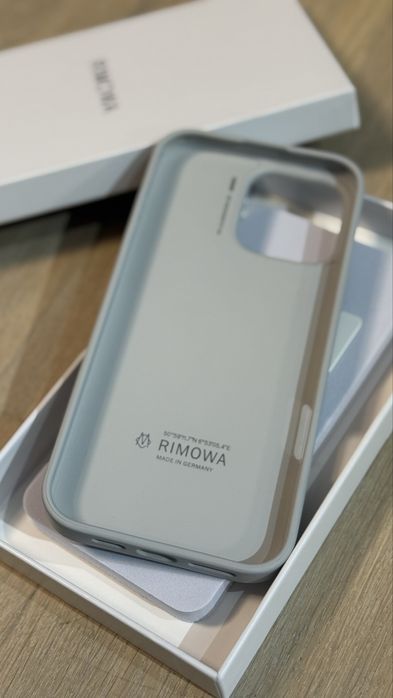 Husa Rimowa iPhone 16 pro max / gri / aluminiu