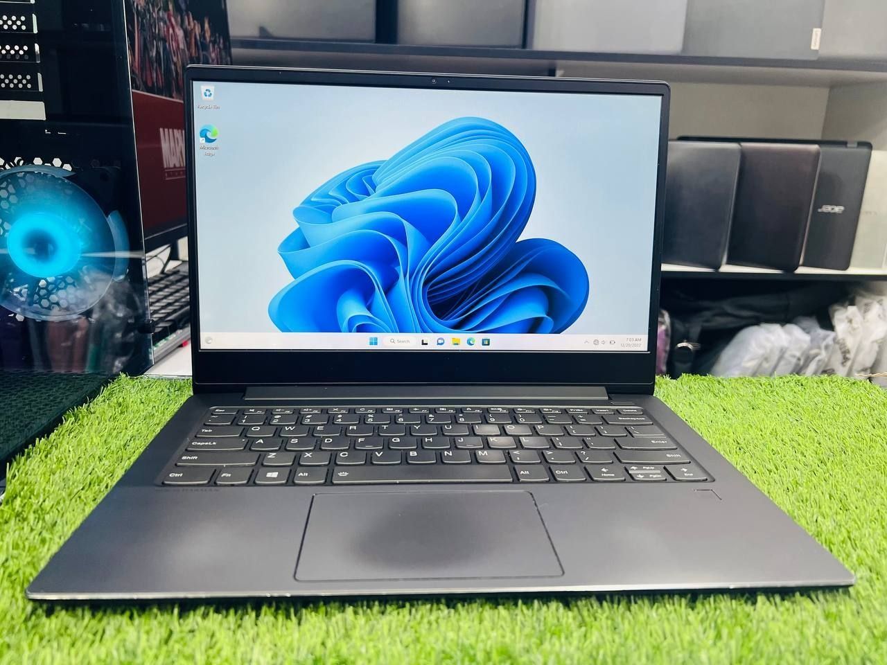 Lenovo noutbook sotiladi. Core i5 8/256 ssd