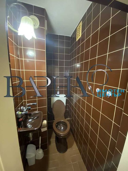 Дава се под наем Тристаен апартамент в Варна, Център - 100 кв.м за 612 € - Снимка #11