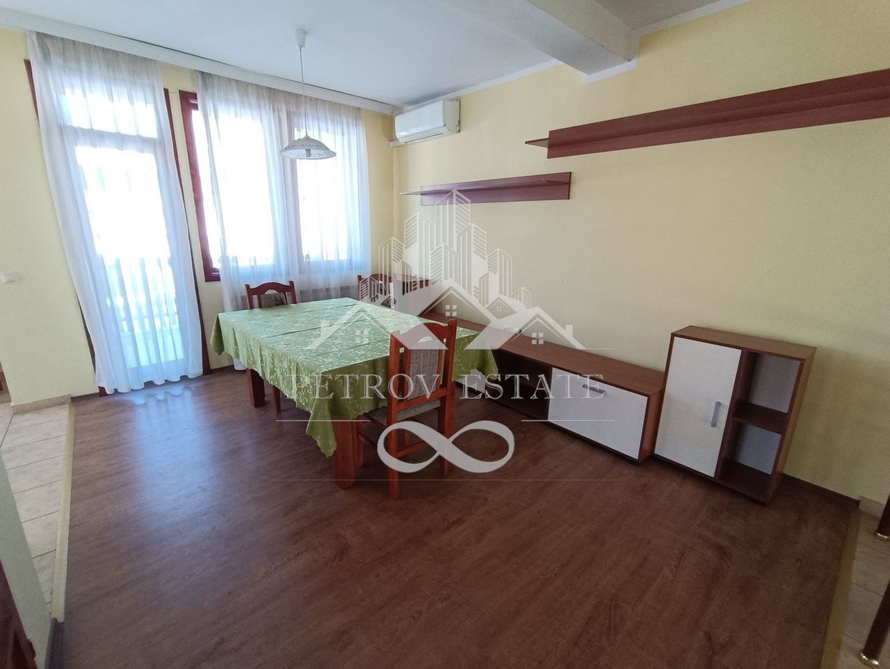 Продава се Къща в Велинград - 267 кв.м за 642 €/кв.м - Снимка #2