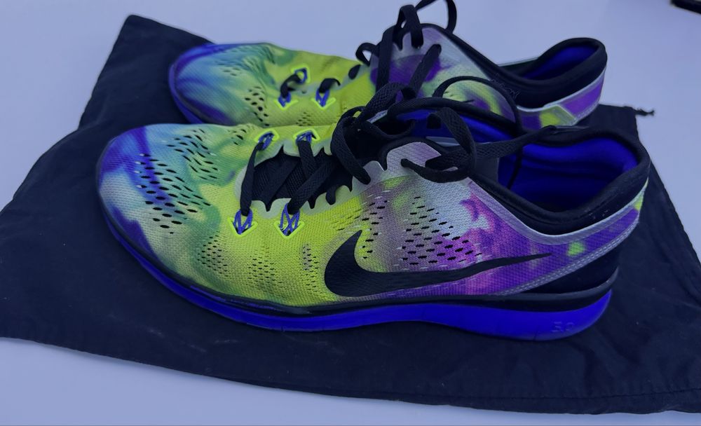 Nike обувки чисто нови