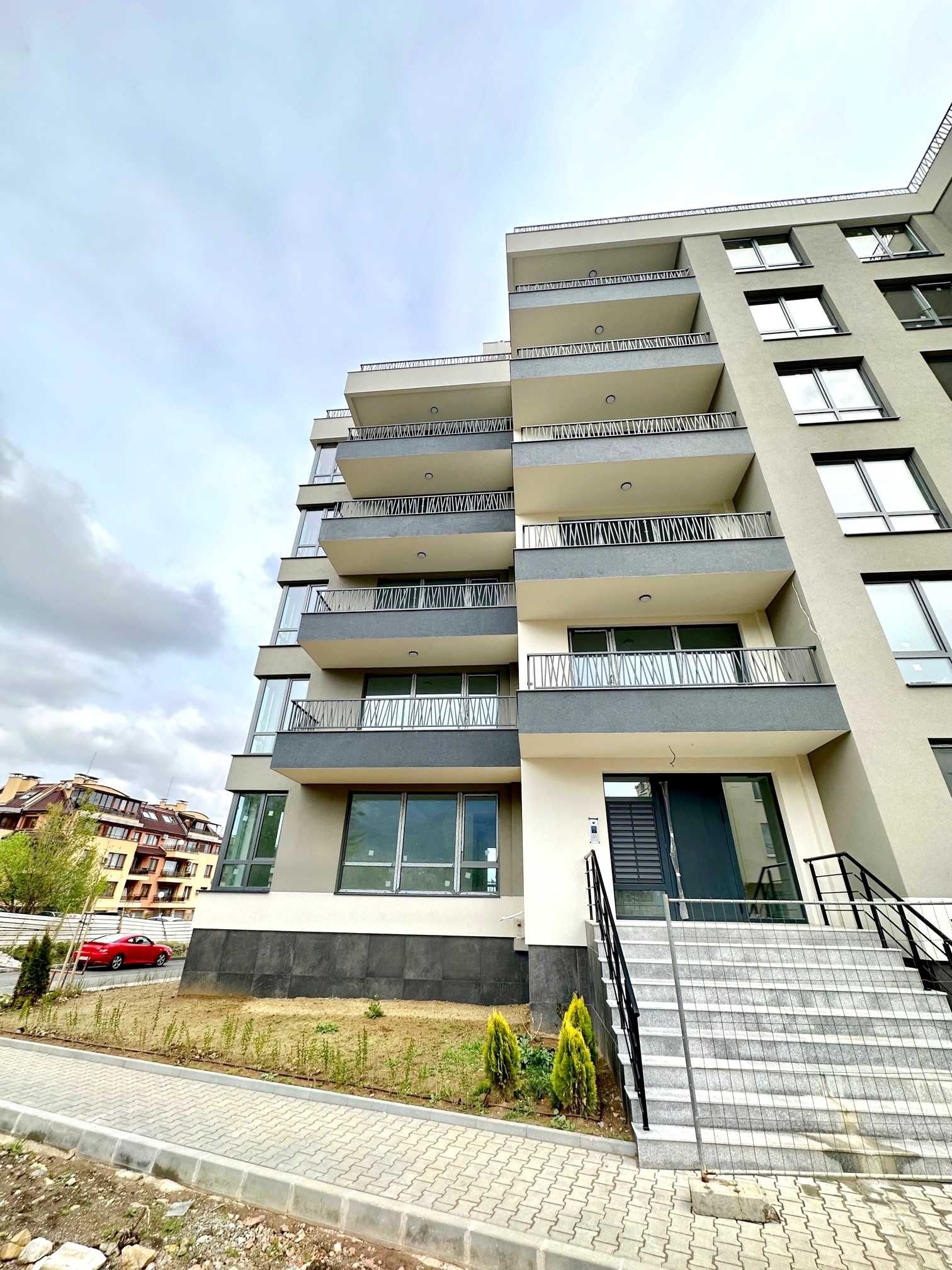 Продаваме тристаен апартамент във Витоша