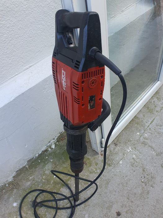 Vând s-au schimb HILTI
