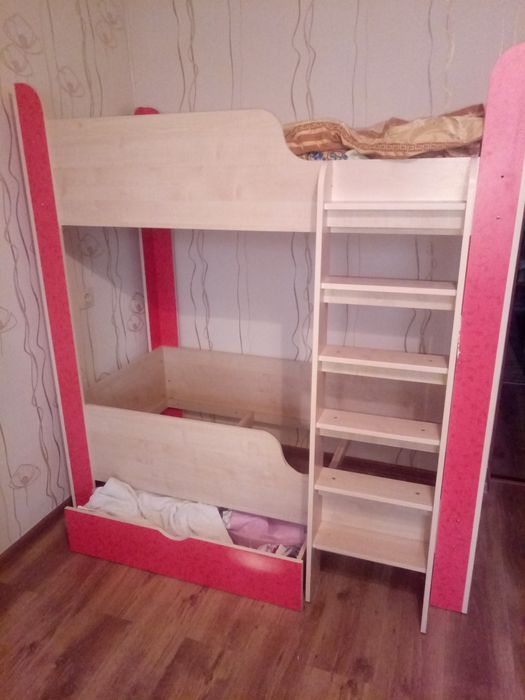 Детская мебель, кровать двухъярусная, шкаф для одежды