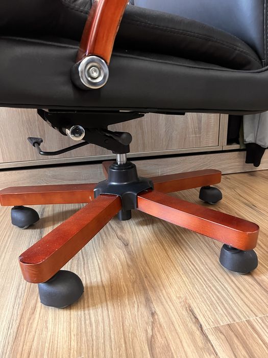 Scaun birou din piele si lemn natural de cires