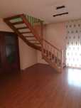 scară interior din lemn tare completa