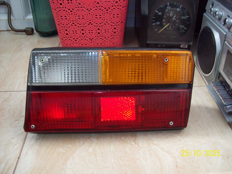 Lampa dreapta spate auto epoca Dacia 1310 1410 Sport