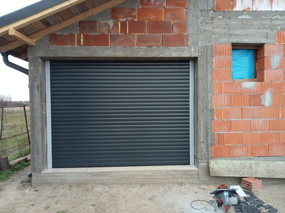 Usi garaj rulou aluminiu