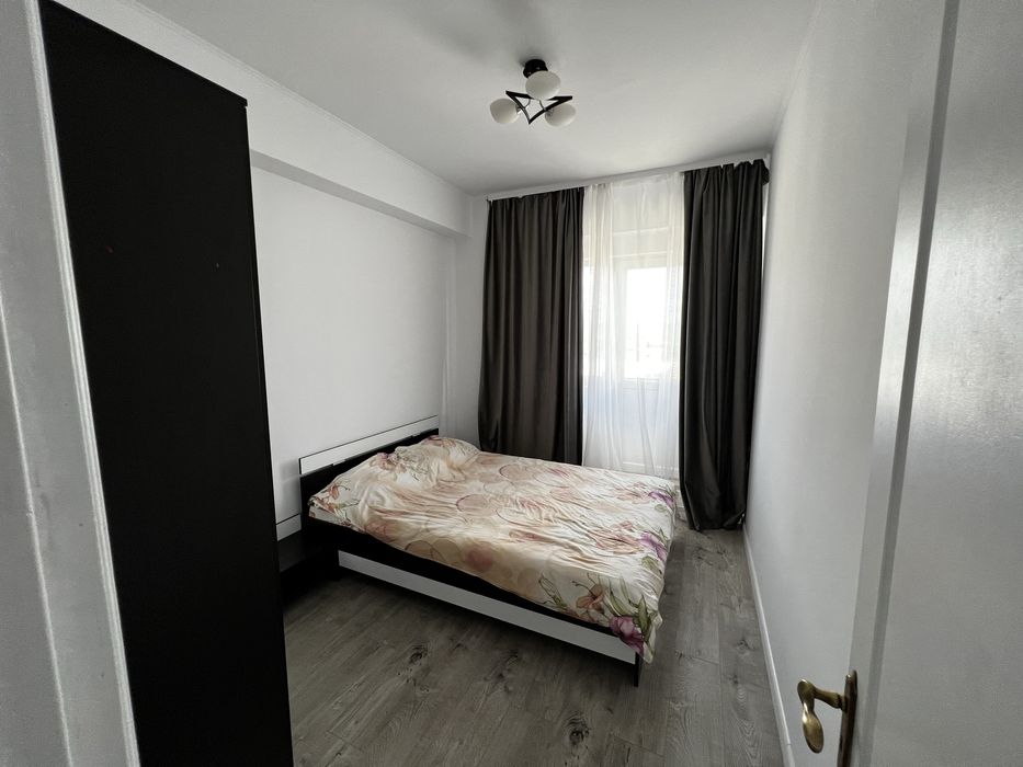 Apartament 3 camere de închiriat