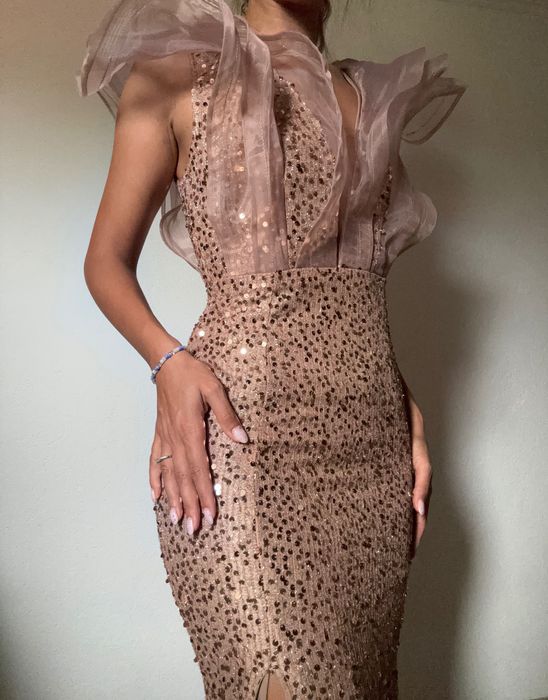 Нова официална рокля